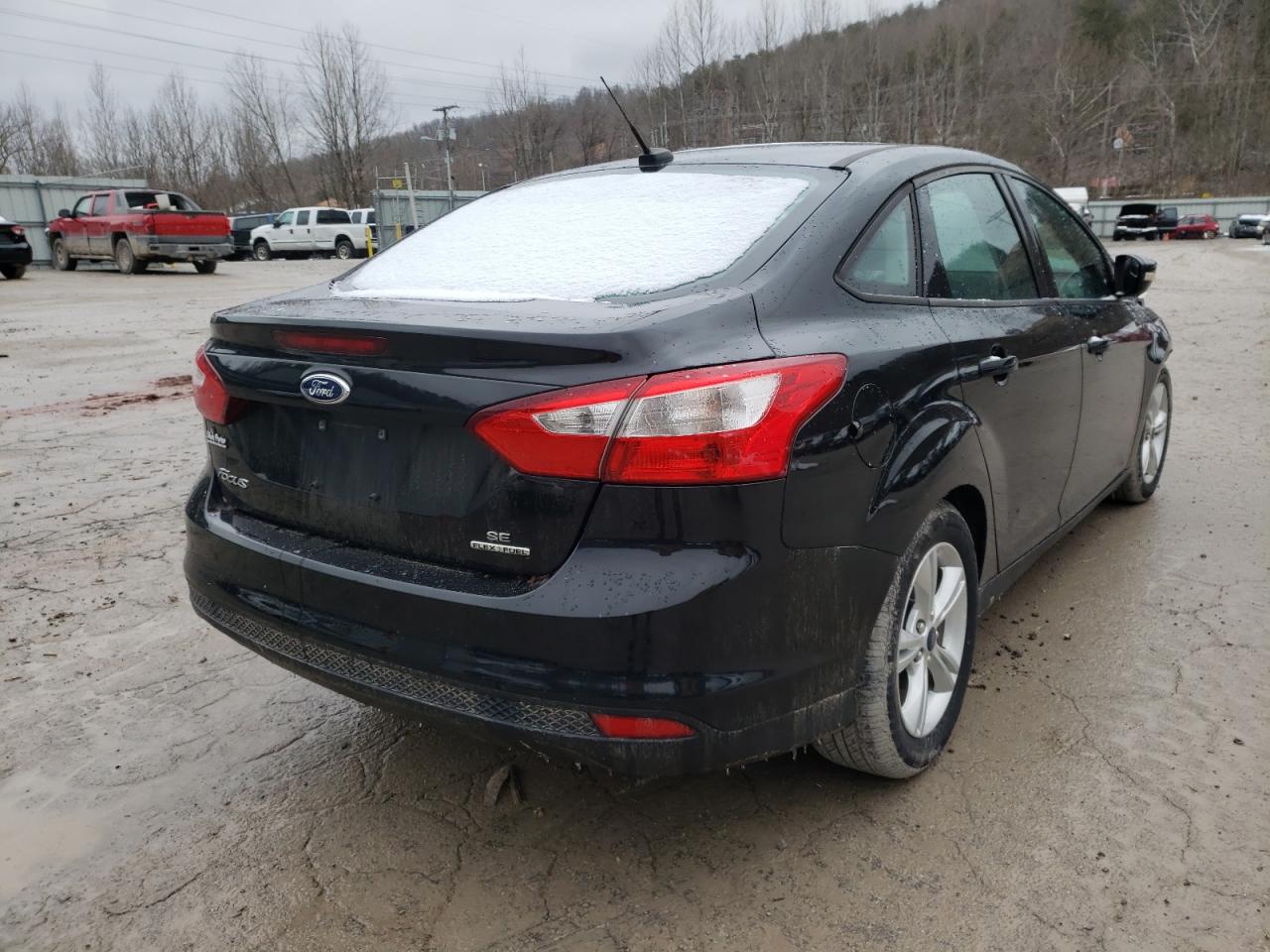 Photo 4 from auction – 2014 FORD FOCUS SE with VIN 1FADP3F22EL354069