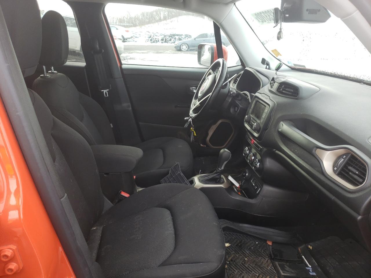Photo 5 from auction – 2016 JEEP RENEGADE L with VIN ZACCJBBT2GPE40142