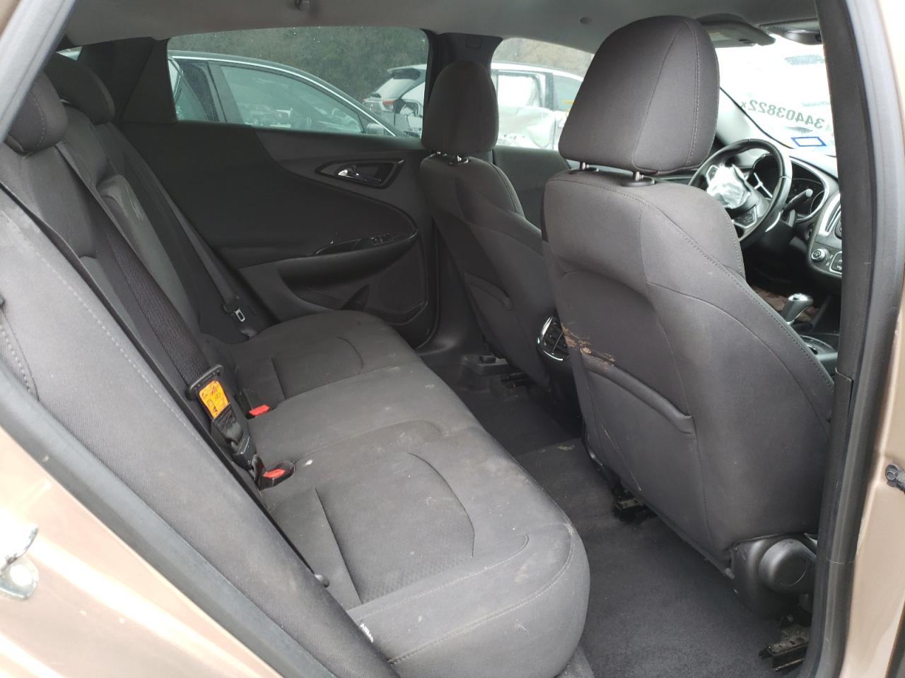 Photo 6 from auction – 2018 CHEVROLET MALIBU LT with VIN 1G1ZD5ST0JF117956