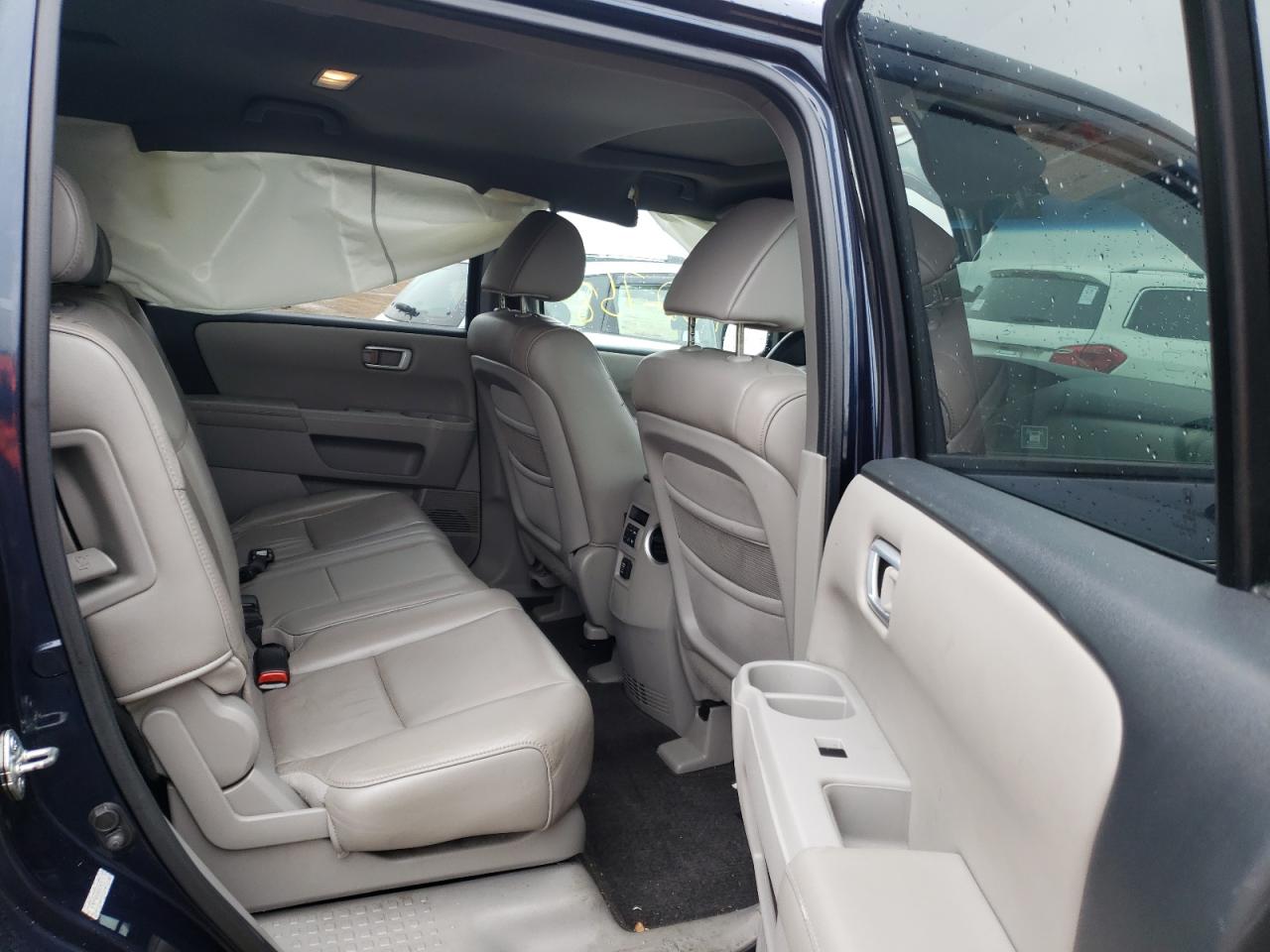 Photo 6 from auction – 2011 HONDA PILOT EXL with VIN 5FNYF4H54BB043172