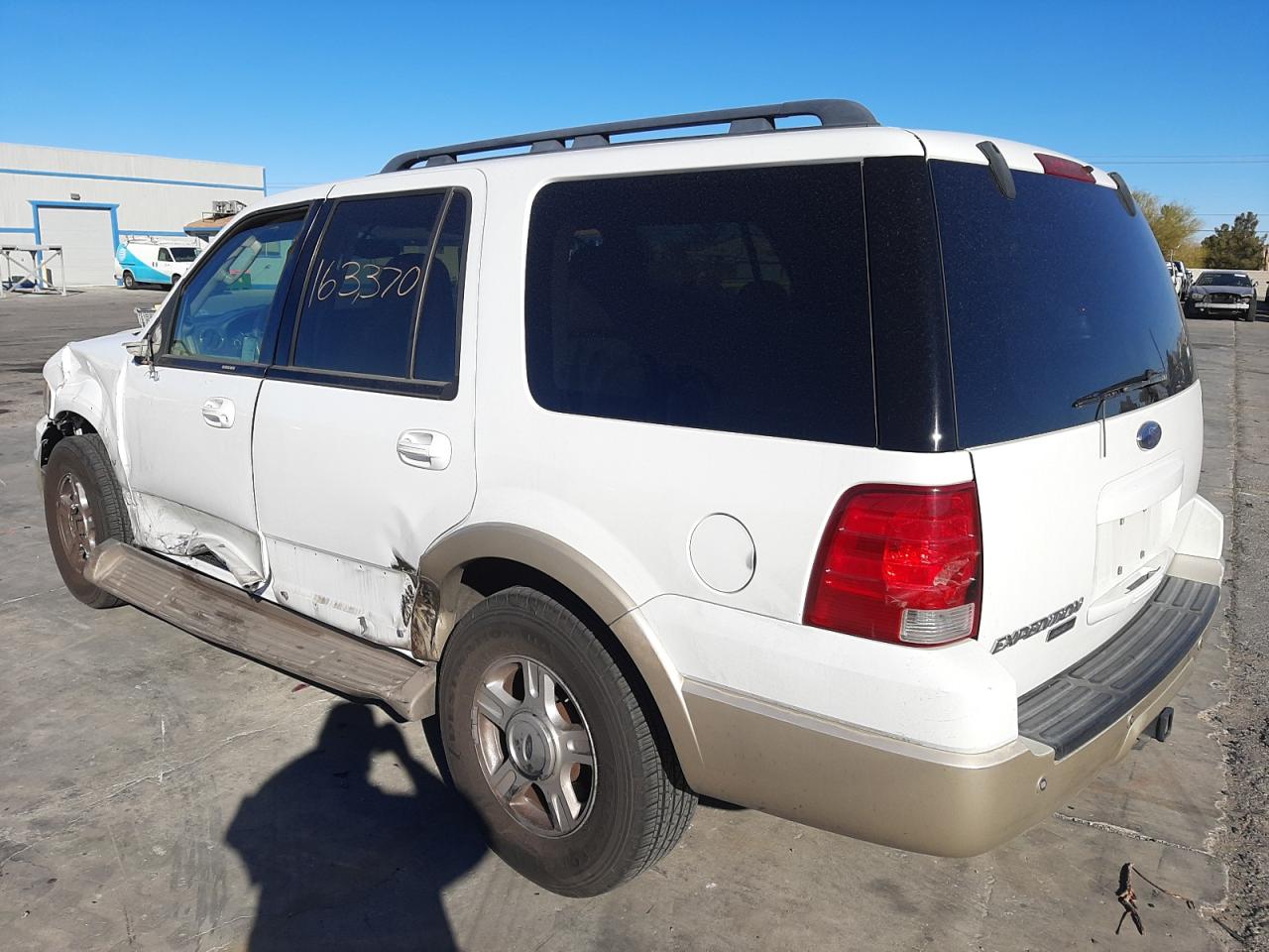 Foto 3 de la subasta – 2005 FORD EXPEDITION con VIN 1FMFU17545LA07797