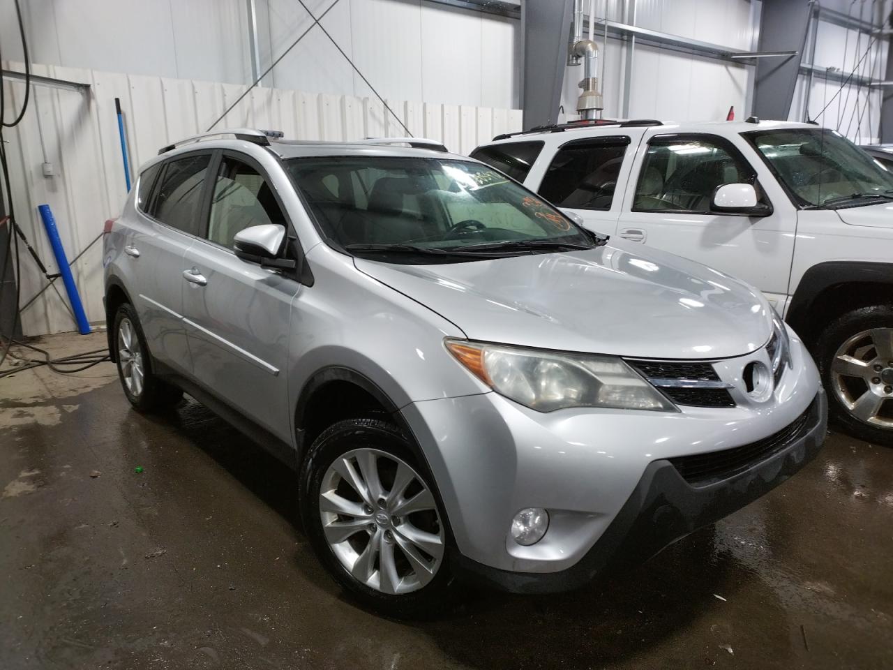 TOYOTA RAV4 LIMIT 2015 with VIN JTMDFREV9FD150974 - Photo from auction