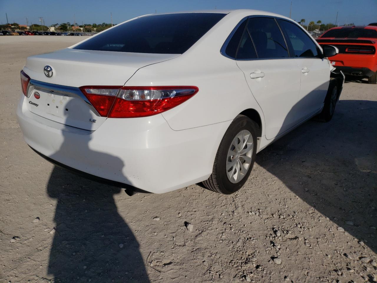 Photo 4 from auction – 2017 TOYOTA CAMRY LE with VIN 4T1BF1FK9HU418319