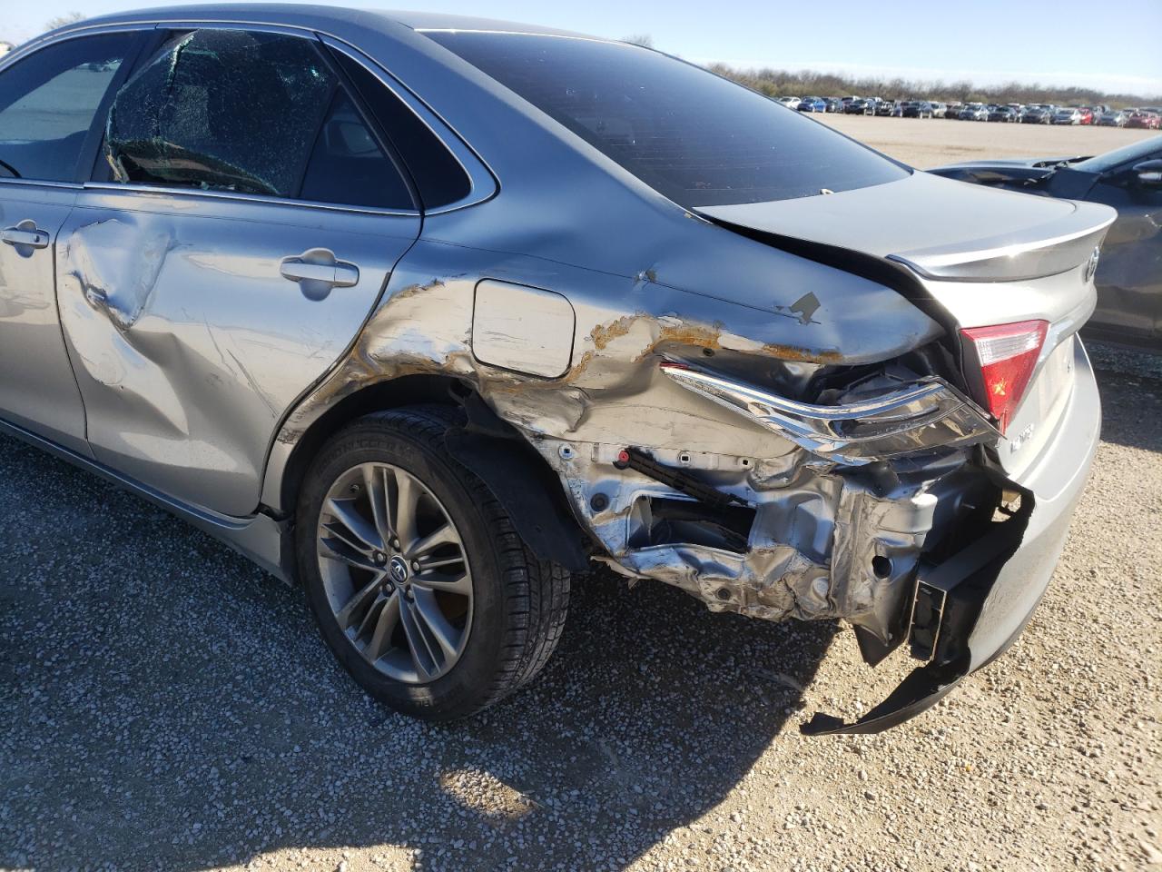 Photo 9 from auction – 2016 TOYOTA CAMRY LE with VIN 4T1BF1FK2GU506515