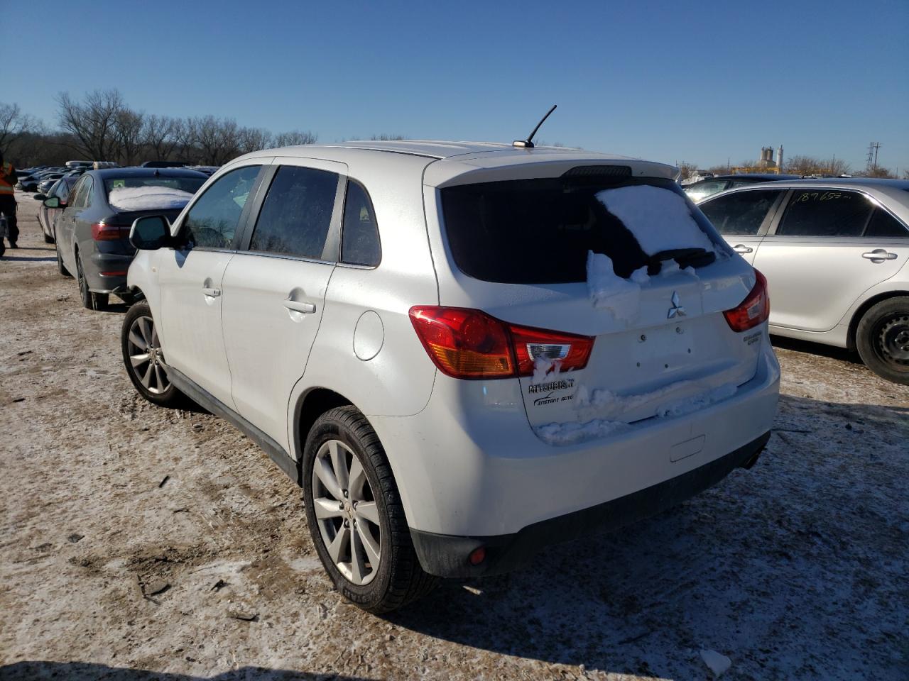 Photo 3 from auction – 2013 MITSUBISHI OUTLANDER with VIN 4A4AP4AU0DE019643