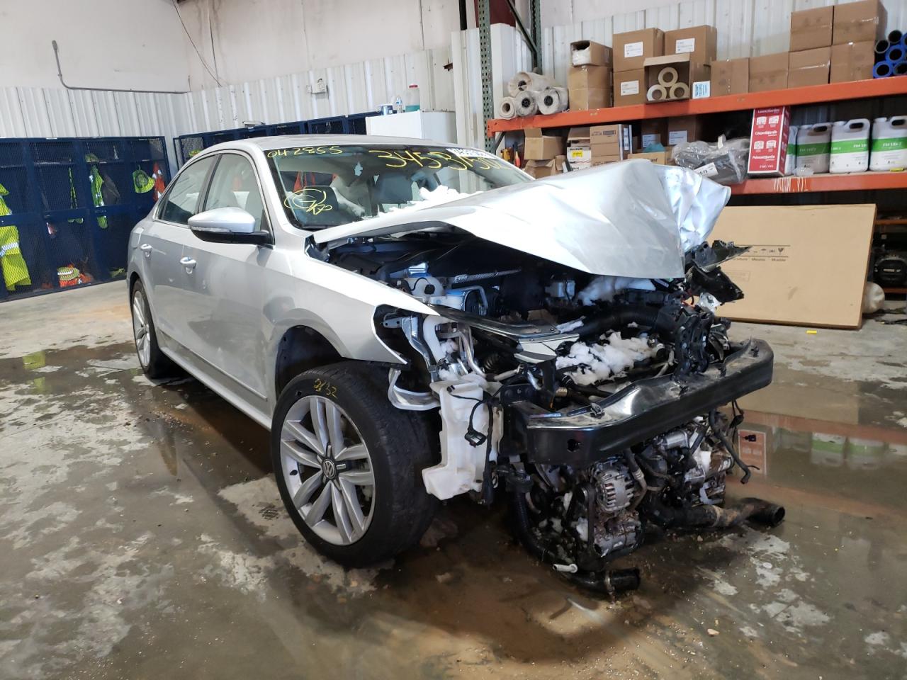 VOLKSWAGEN PASSAT SEL 2017 with VIN 1VWCT7A35HC042855 - Photo from auction