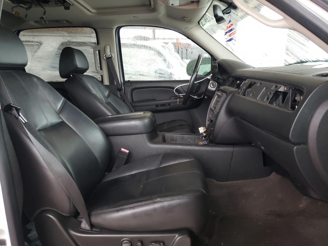 Photo 5 from auction – 2009 CHEVROLET AVALANCHE with VIN 3GNFK22009G215150