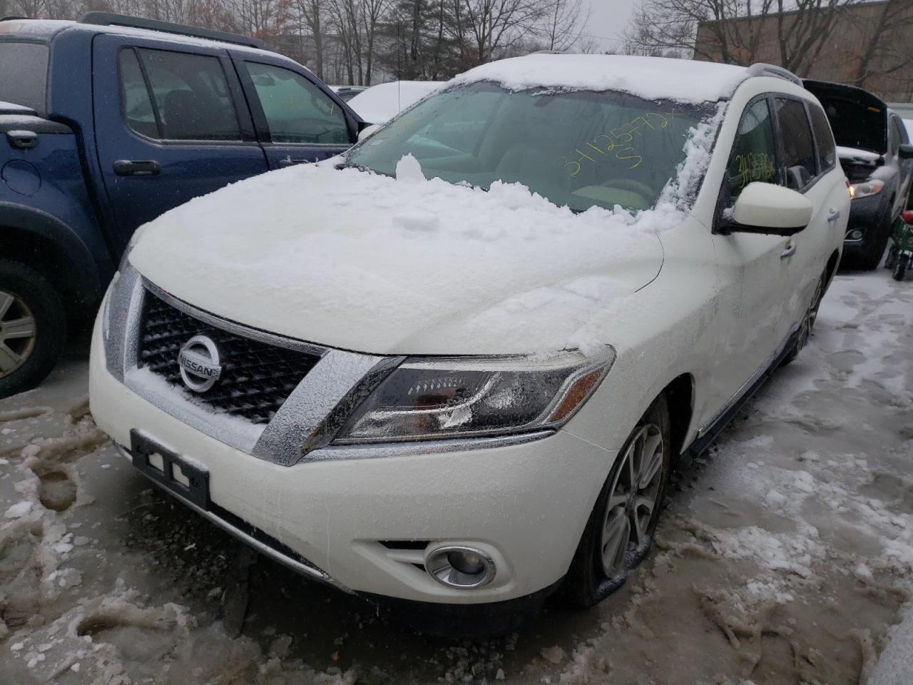 Photo 2 from auction – 2015 NISSAN PATHFINDER with VIN 5N1AR2MM2FC674334