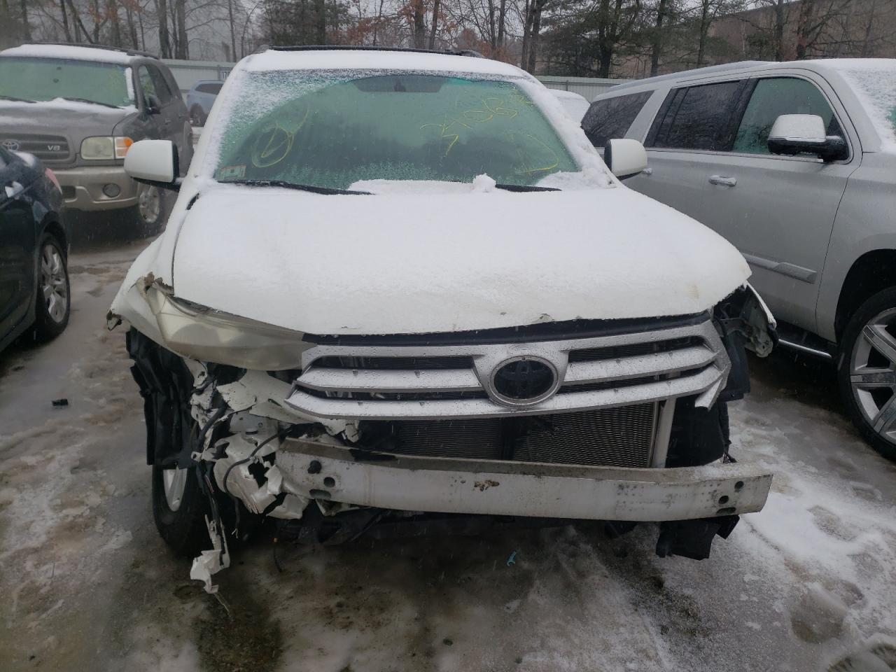 Photo 9 from auction – 2013 TOYOTA HIGHLANDER with VIN 5TDBK3EH1DS235786