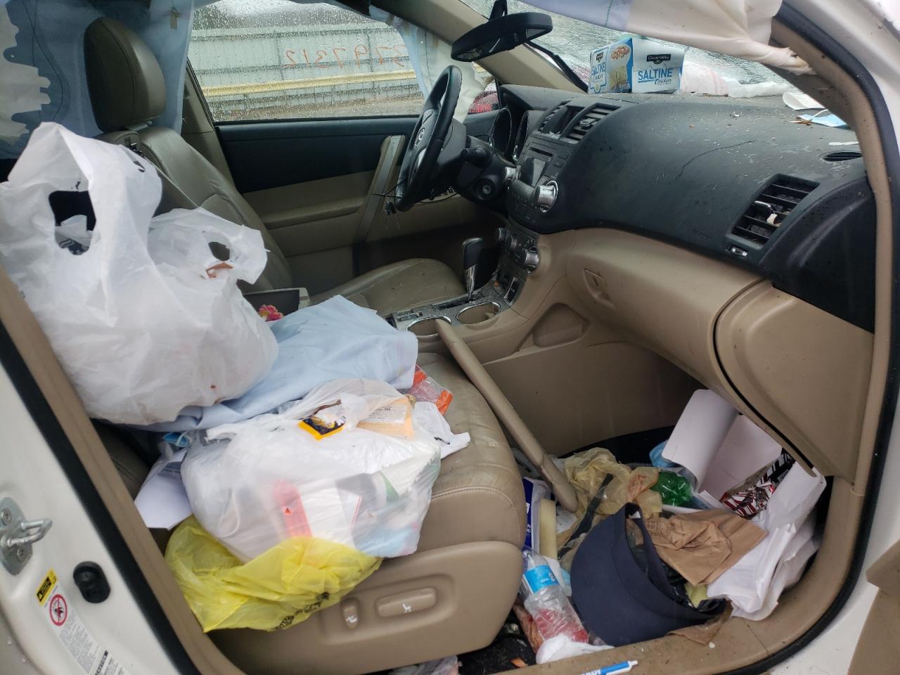 Photo 5 from auction – 2012 TOYOTA HIGHLANDER with VIN 5TDBK3EH5CS134183