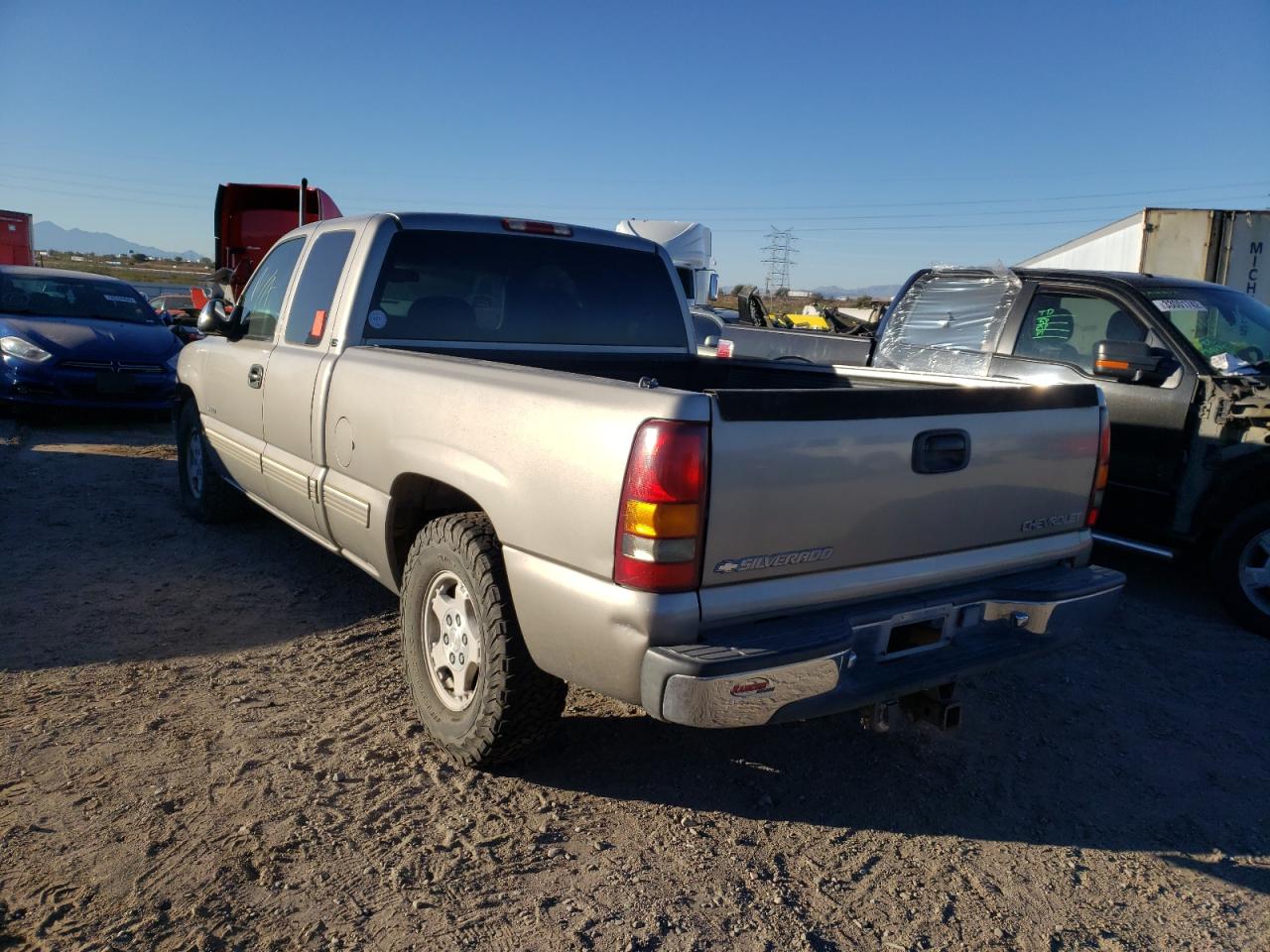 Photo 3 from auction – 2001 CHEVROLET SILVERADO with VIN 2GCEC19T411206430