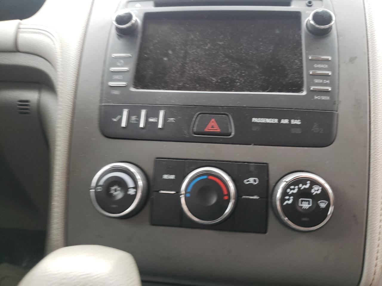 Photo 9 from auction – 2016 CHEVROLET TRAVERSE L with VIN 1GNKRFKD2GJ305285