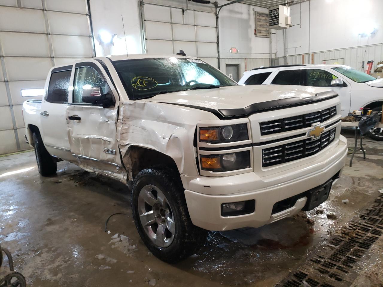 CHEVROLET SILVERADO 2015 with VIN 3GCUKREC2FG309797 - Photo from auction