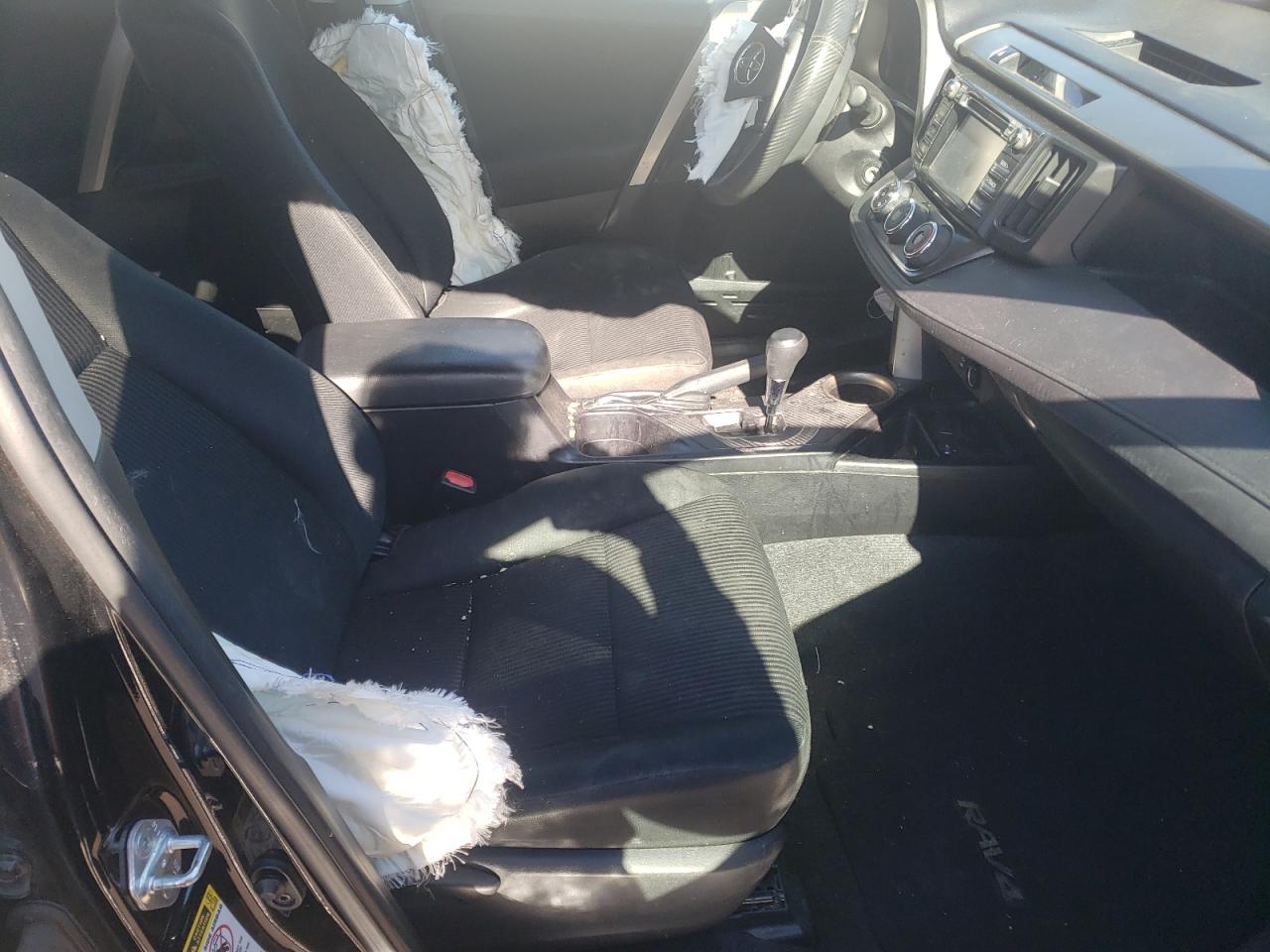 Photo 5 from auction – 2015 TOYOTA RAV4 LE with VIN 2T3BFREV8FW405351