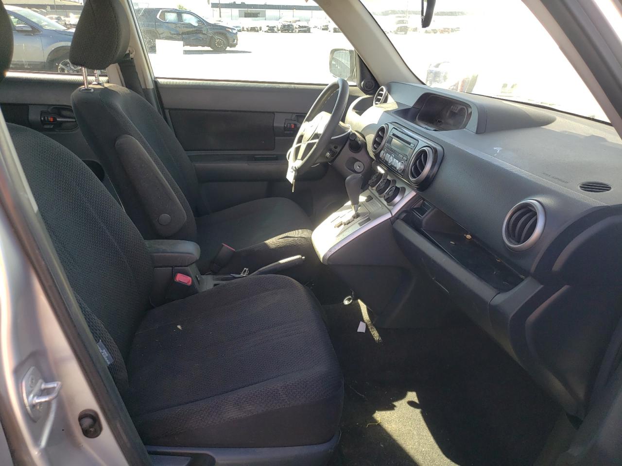 Photo 5 from auction – 2010 TOYOTA SCION XB with VIN JTLZE4FE2A1117307
