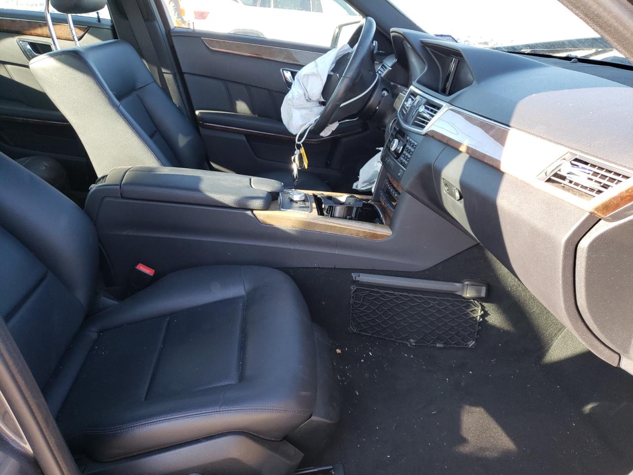Photo 5 from auction – 2011 MERCEDES-BENZ E 350 with VIN WDDHF5GB9BA451419