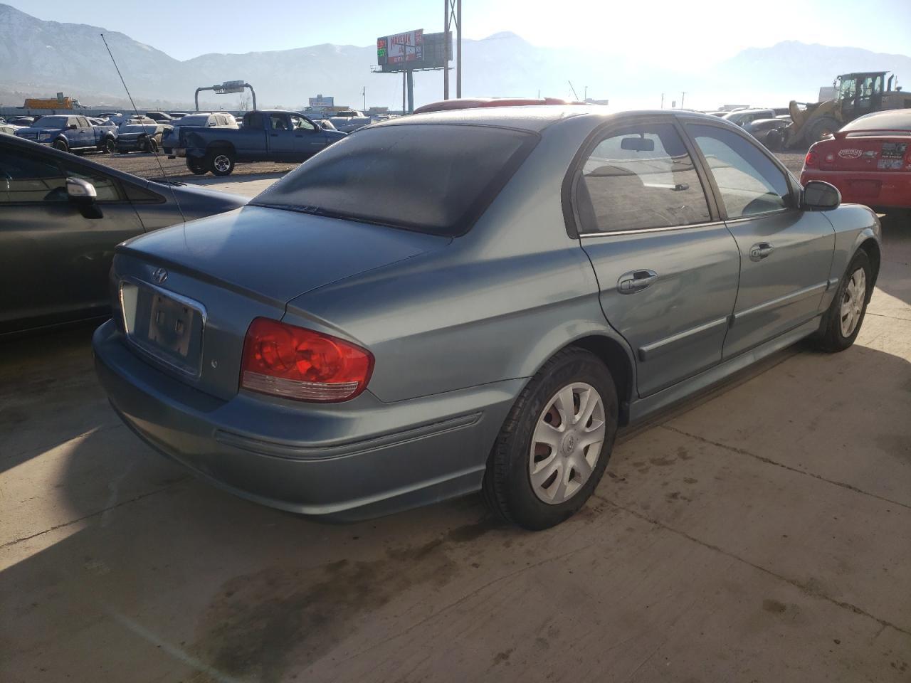 Photo 4 from auction – 2005 HYUNDAI SONATA GL with VIN KMHWF25S75A176930
