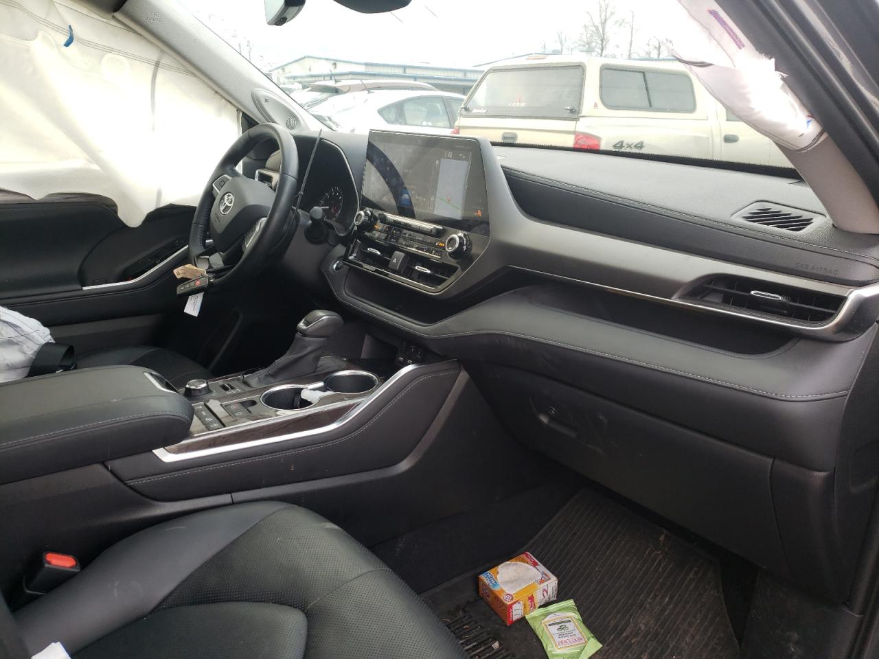 Photo 9 from auction – 2020 TOYOTA HIGHLANDER with VIN 5TDDZRBH4LS004875