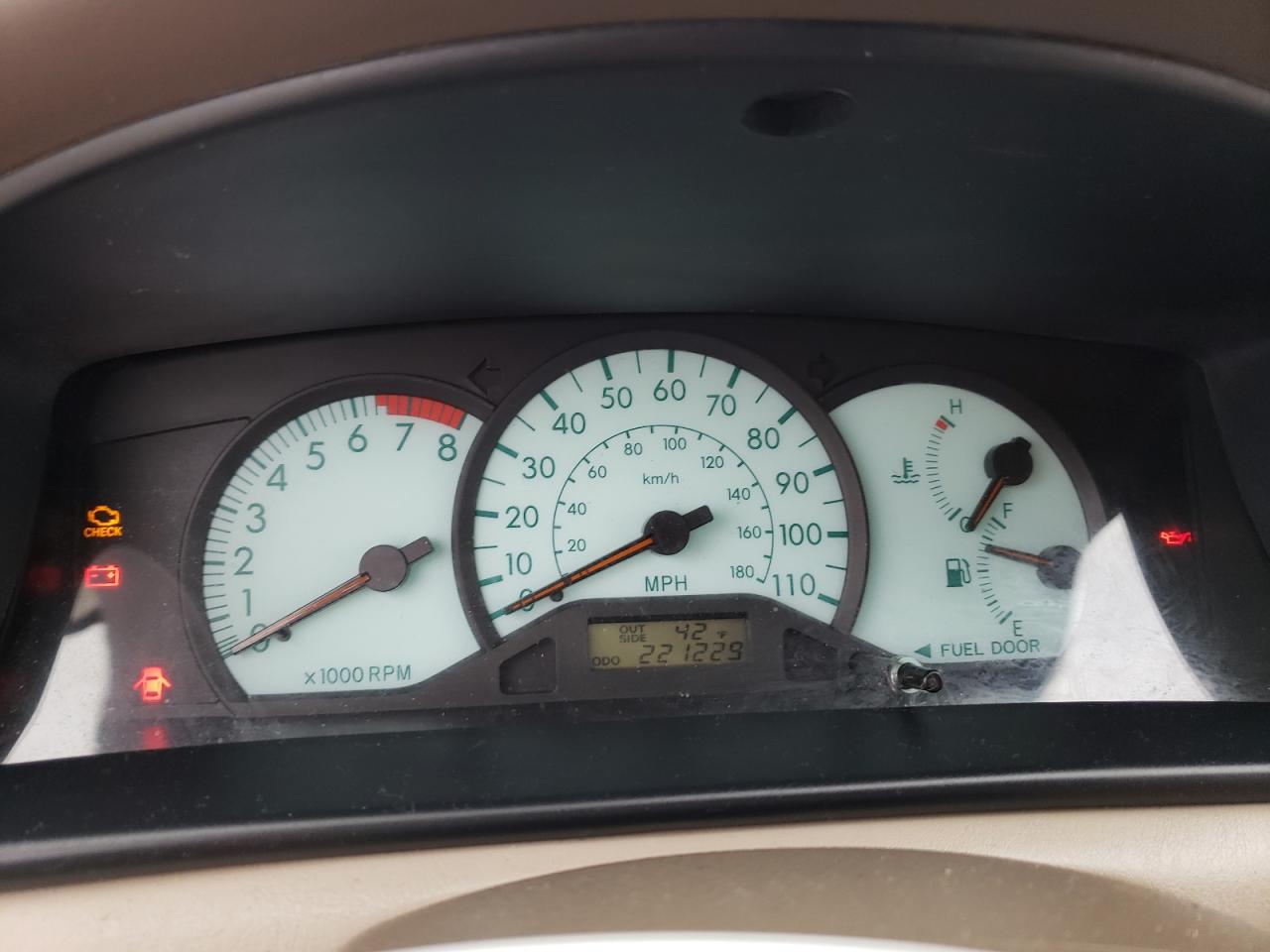 Foto 8 de la subasta – 2003 TOYOTA COROLLA CE con VIN JTDBR32E030046604