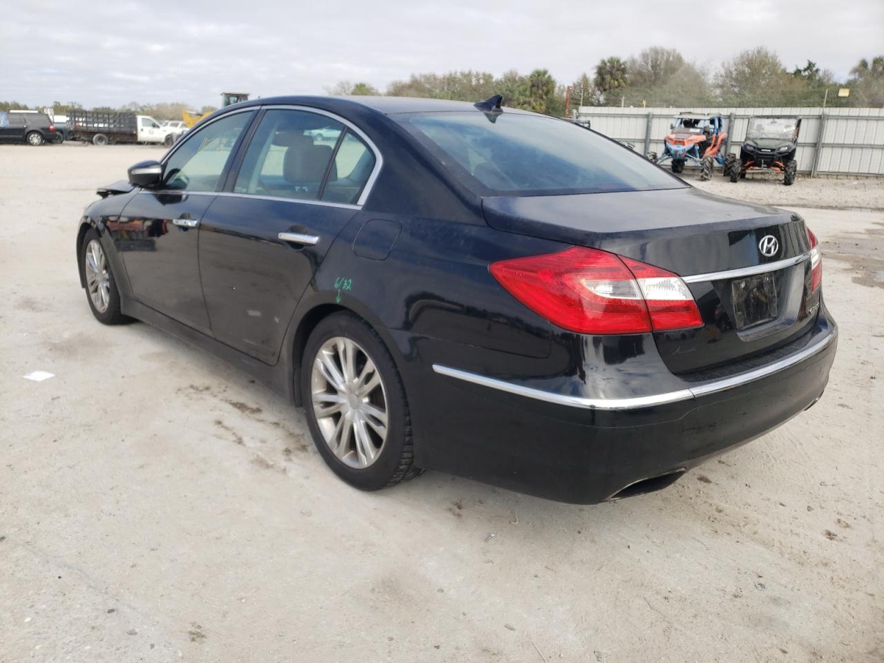 Photo 3 from auction – 2012 HYUNDAI GENESIS 3. with VIN KMHGC4DD5CU167568