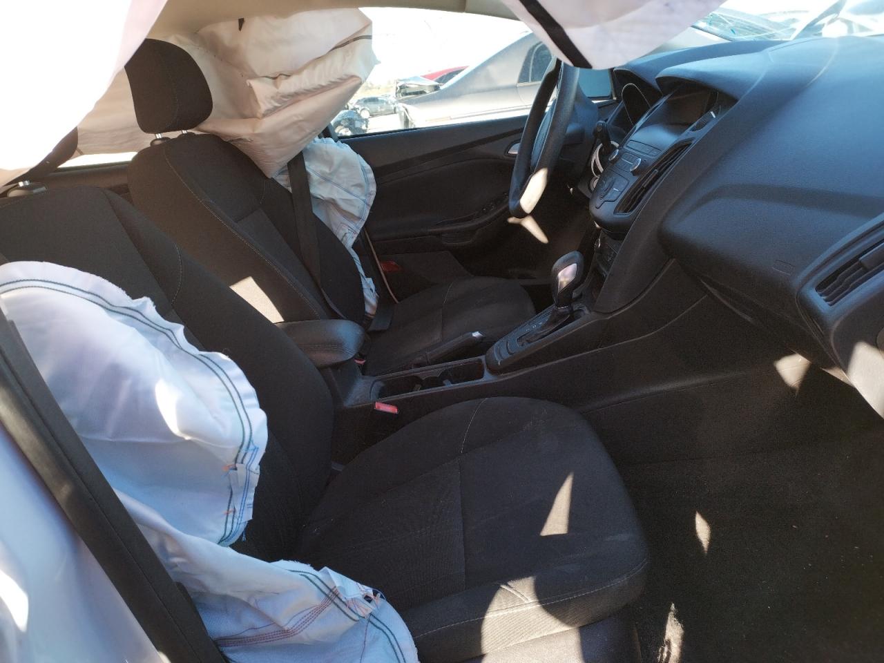 Photo 5 from auction – 2018 FORD FOCUS SE with VIN 1FADP3K23JL237231