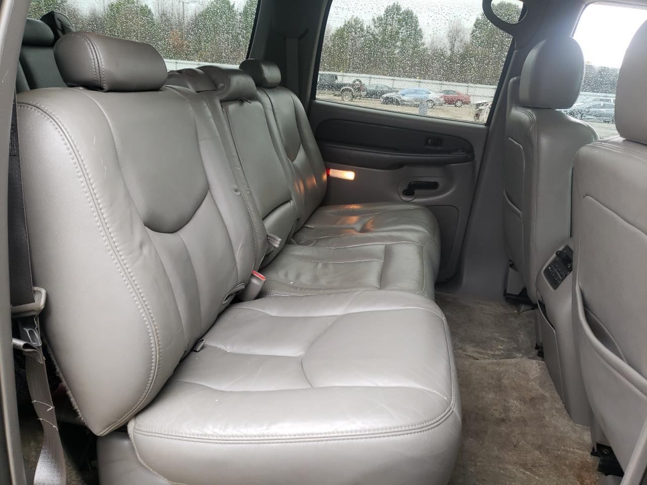 Photo 6 from auction – 2003 CHEVROLET SUBURBAN K with VIN 3GNFK16Z73G138397