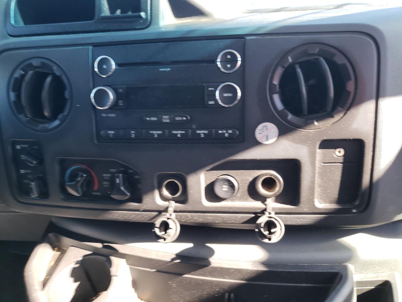 Photo 9 from auction – 2014 FORD ECONOLINE with VIN 1FBNE3BL4EDA58830