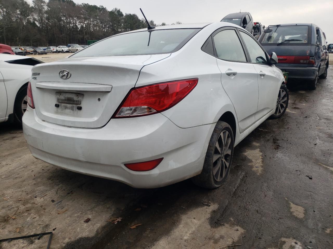 Photo 4 from auction – 2017 HYUNDAI ACCENT SE with VIN KMHCT4AE7HU324472