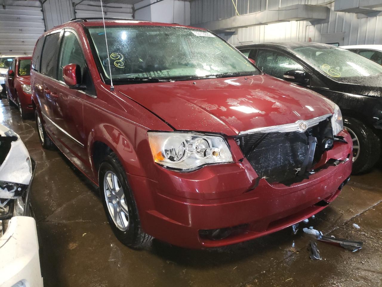 Photo 1 from auction – 2010 CHRYSLER TOWN & COU with VIN 2A4RR8DX3AR321387