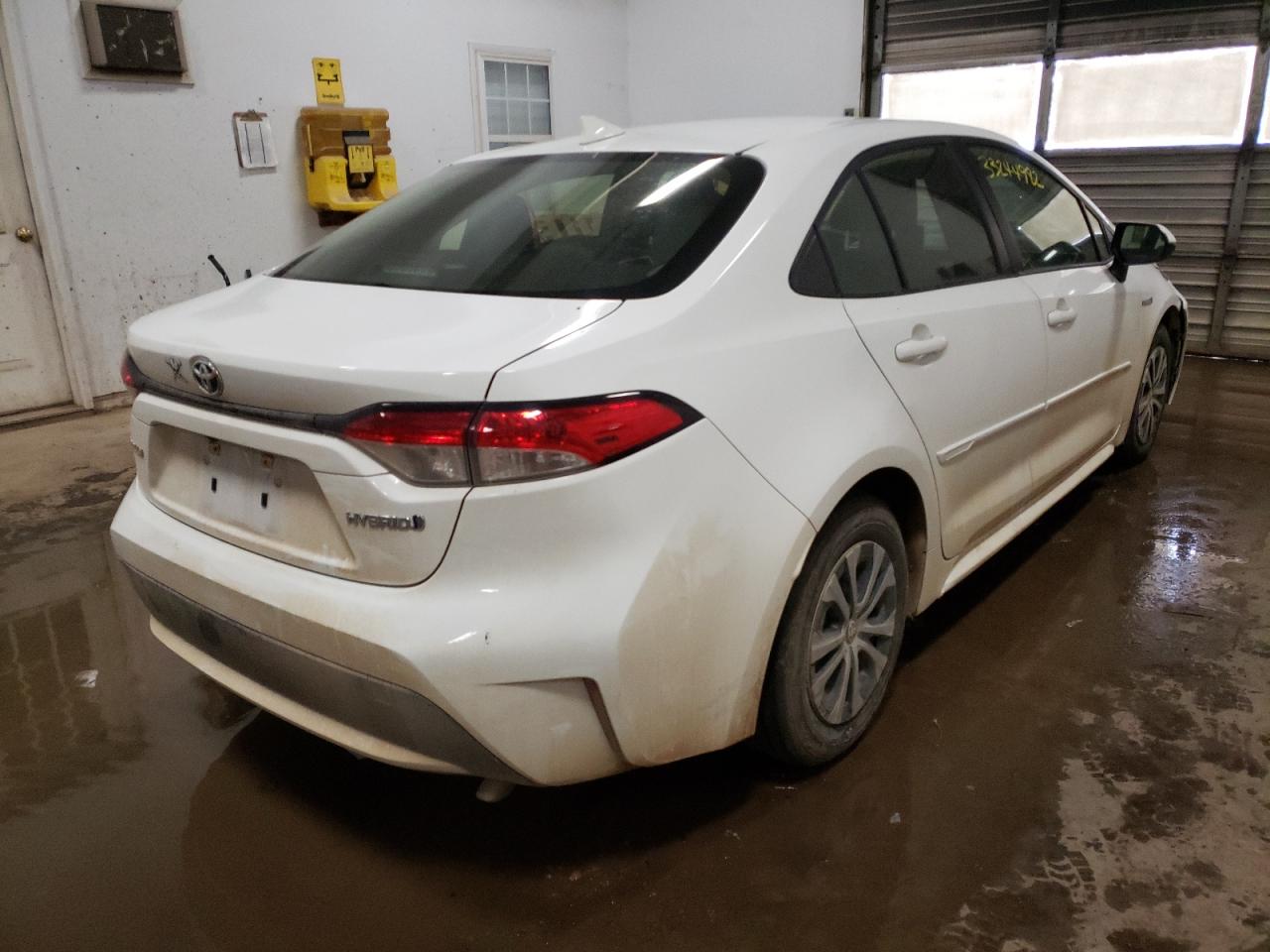 Photo 4 from auction – 2020 TOYOTA COROLLA LE with VIN JTDEBRBE7LJ010505