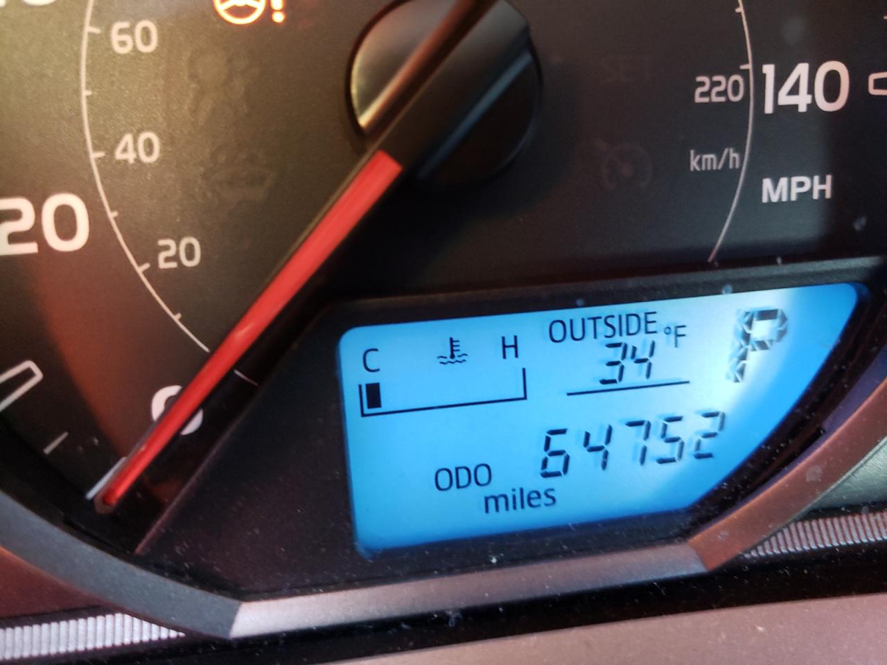 Photo 8 from auction – 2014 TOYOTA RAV4 XLE with VIN 2T3RFREV4EW163896