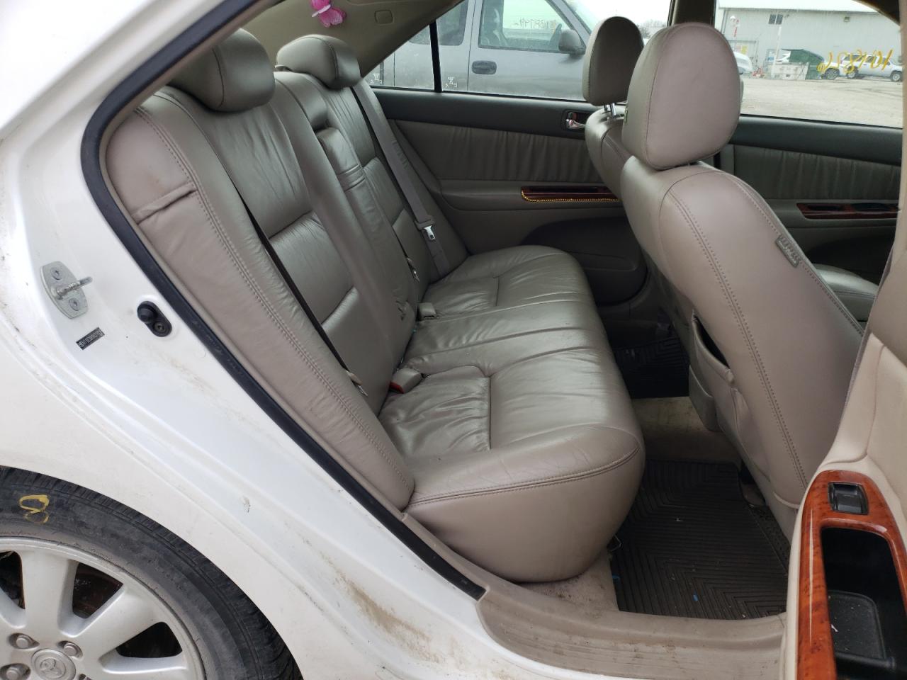 Photo 6 from auction – 2004 TOYOTA CAMRY LE with VIN 4T1BE30K04U319258