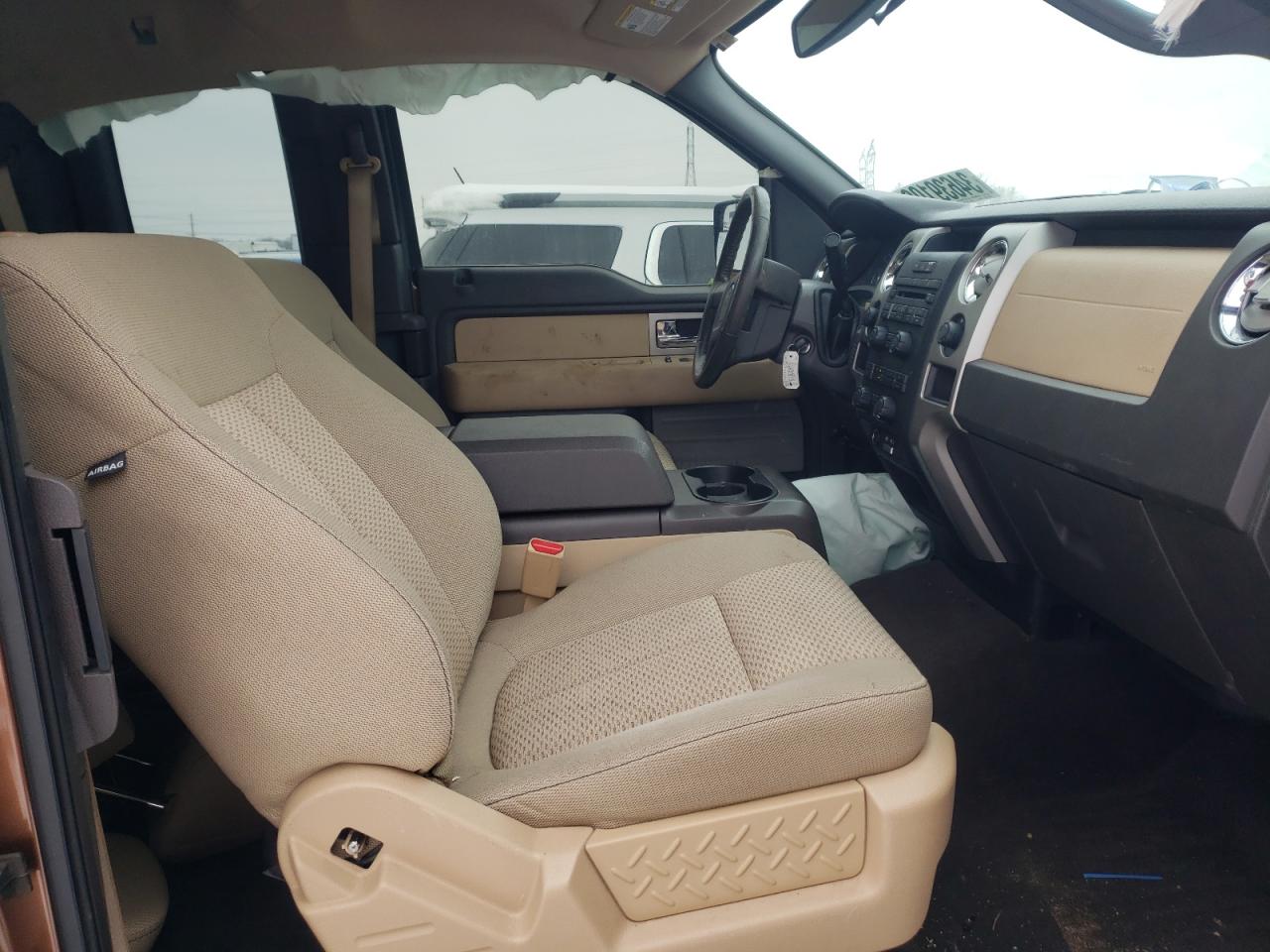 Photo 5 from auction – 2011 FORD F150 SUPER with VIN 1FTFX1ET0BFC47727