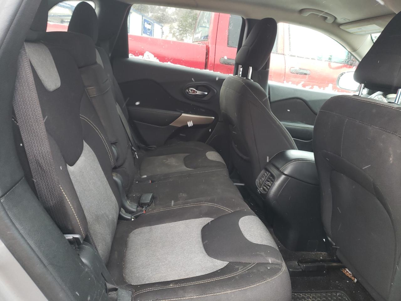 Photo 6 from auction – 2018 JEEP CHEROKEE L with VIN 1C4PJMCB4JD528859
