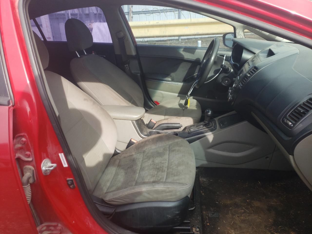 Photo 5 from auction – 2014 KIA FORTE LX with VIN KNAFX4A69E5174754