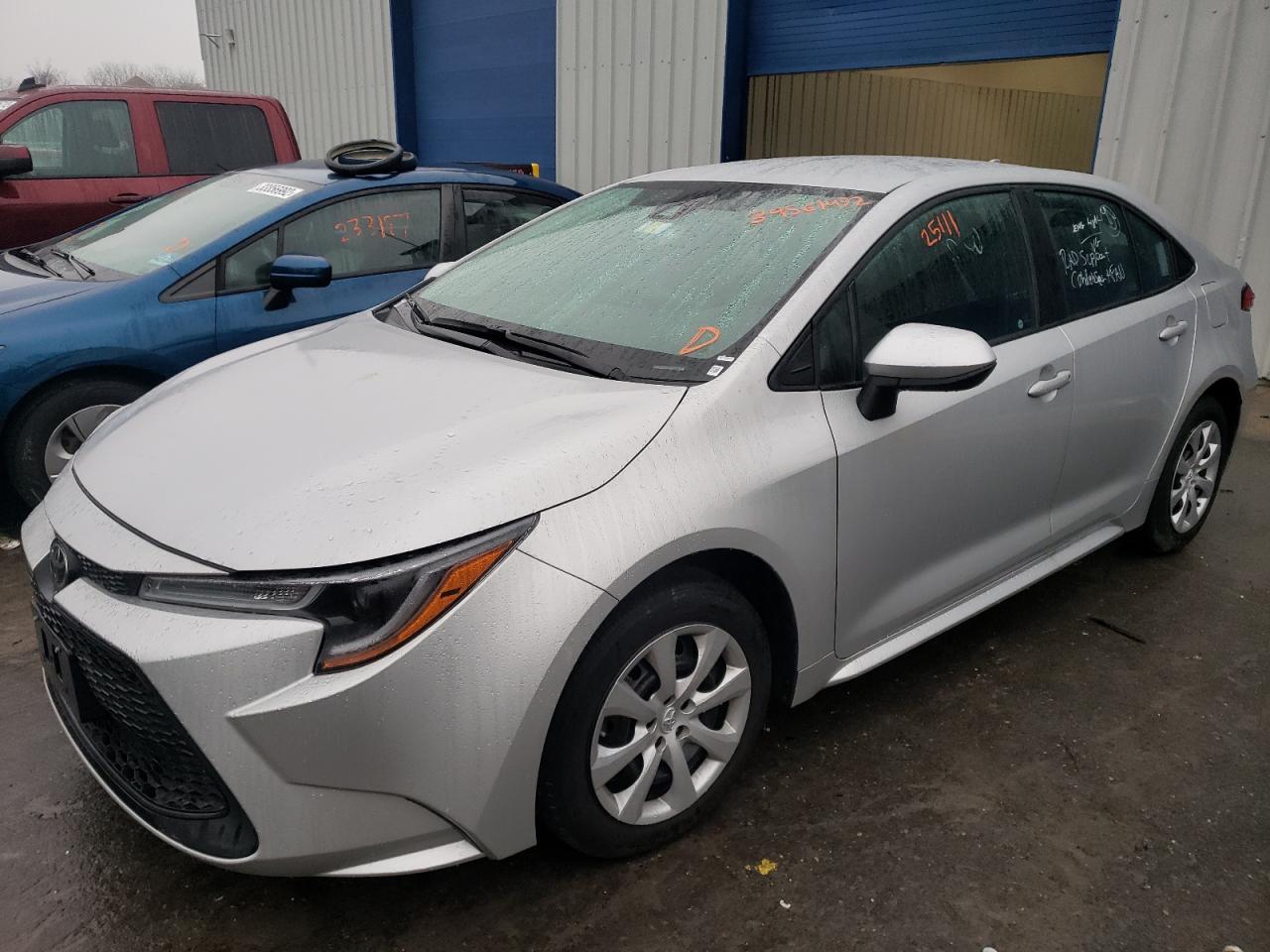 Photo 2 from auction – 2021 TOYOTA COROLLA LE with VIN 5YFEPMAEXMP199962