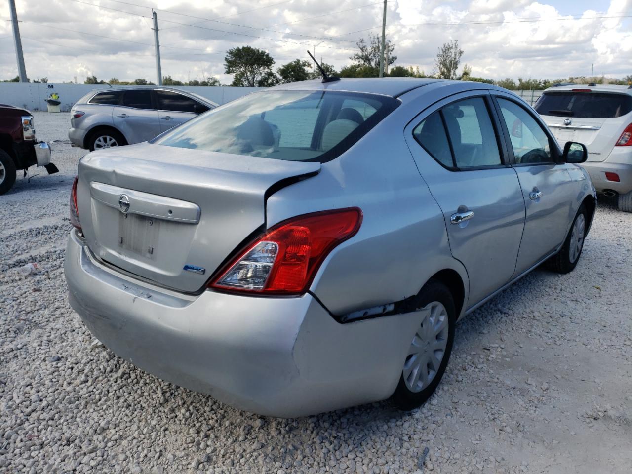 Photo 4 from auction – 2012 NISSAN VERSA S with VIN 3N1CN7AP8CL815785
