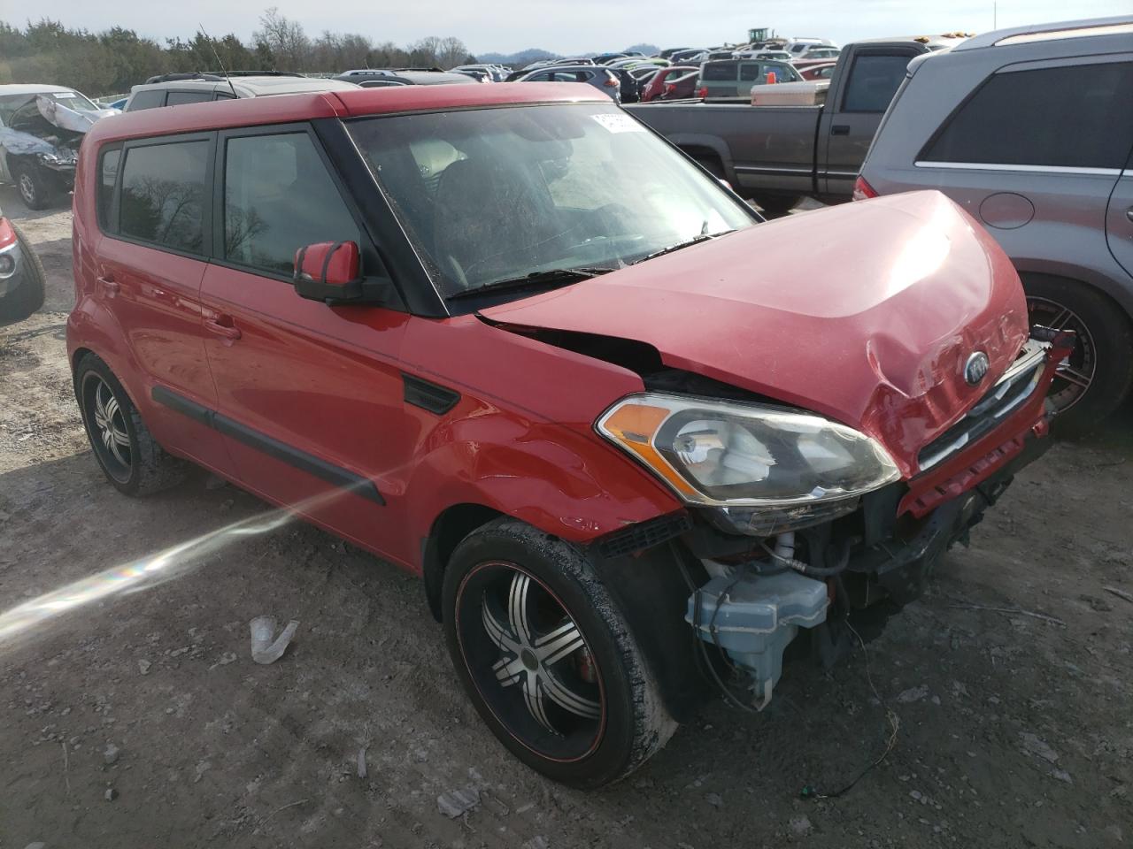 KIA SOUL + 2013 with VIN KNDJT2A61D7549732 - Photo from auction