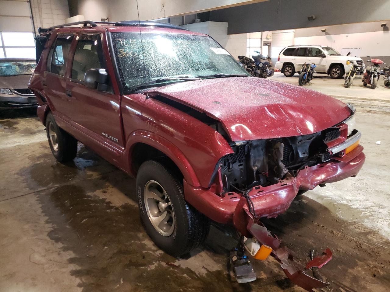 CHEVROLET BLAZER 2002 with VIN 1GNCS13W12K229959 - Photo from auction