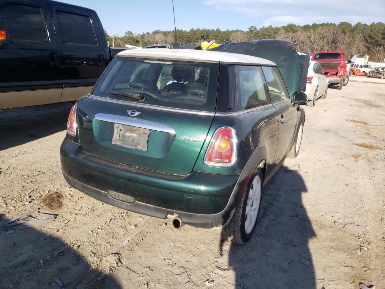 Photo 4 from auction – 2009 MINI COOPER with VIN WMWMF335X9TU76144