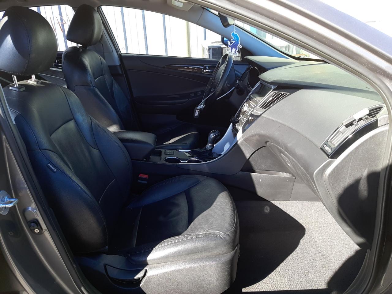 Photo 5 from auction – 2011 HYUNDAI SONATA SE with VIN 5NPEC4AC1BH118917