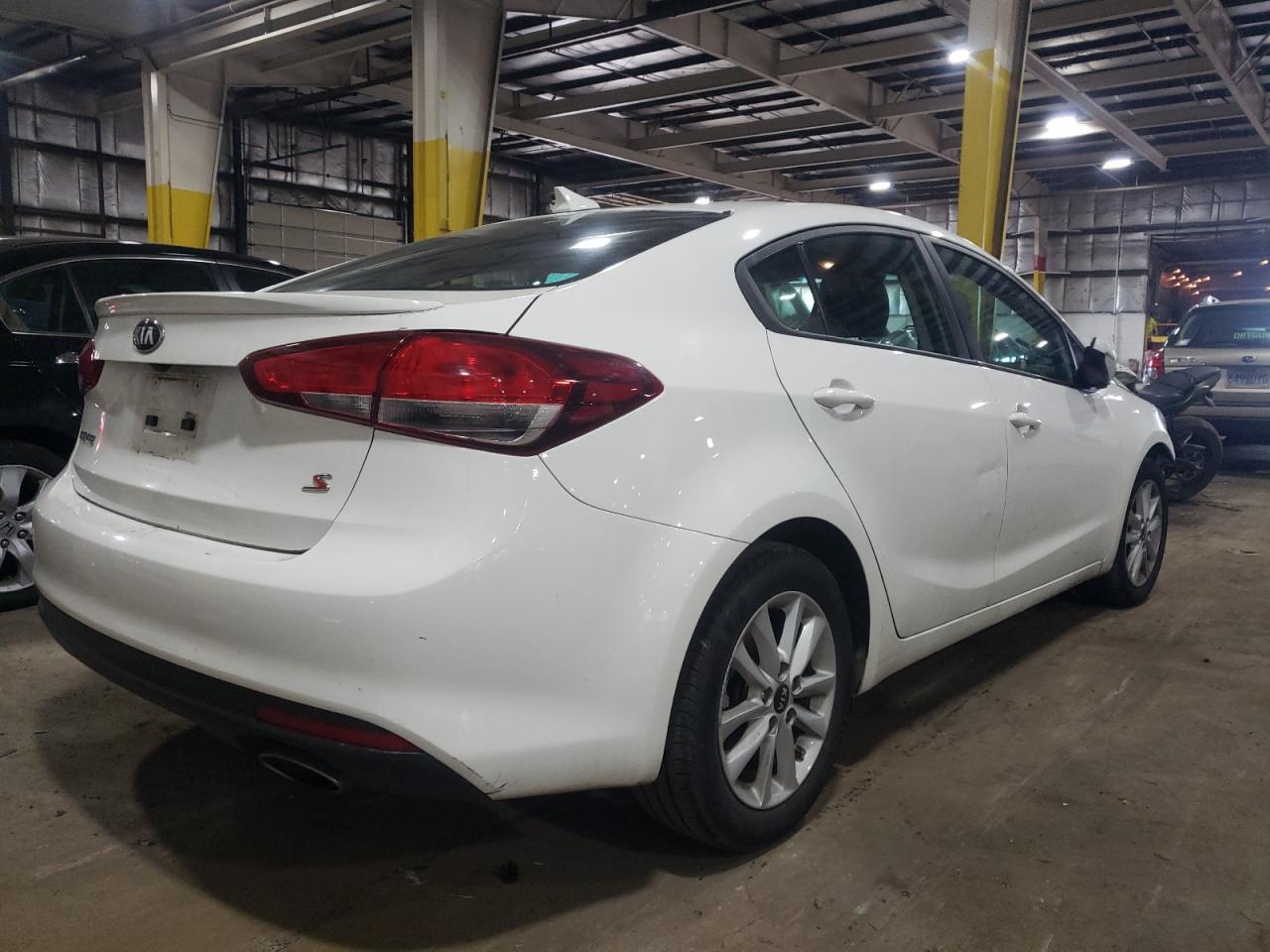 Photo 4 from auction – 2017 KIA FORTE LX with VIN 3KPFL4A72HE036442