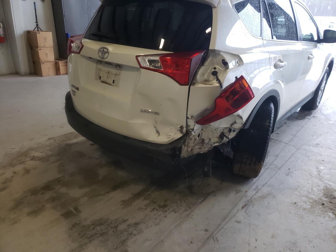 Photo 9 from auction – 2014 TOYOTA RAV4 LIMIT with VIN JTMYFREV0ED035504