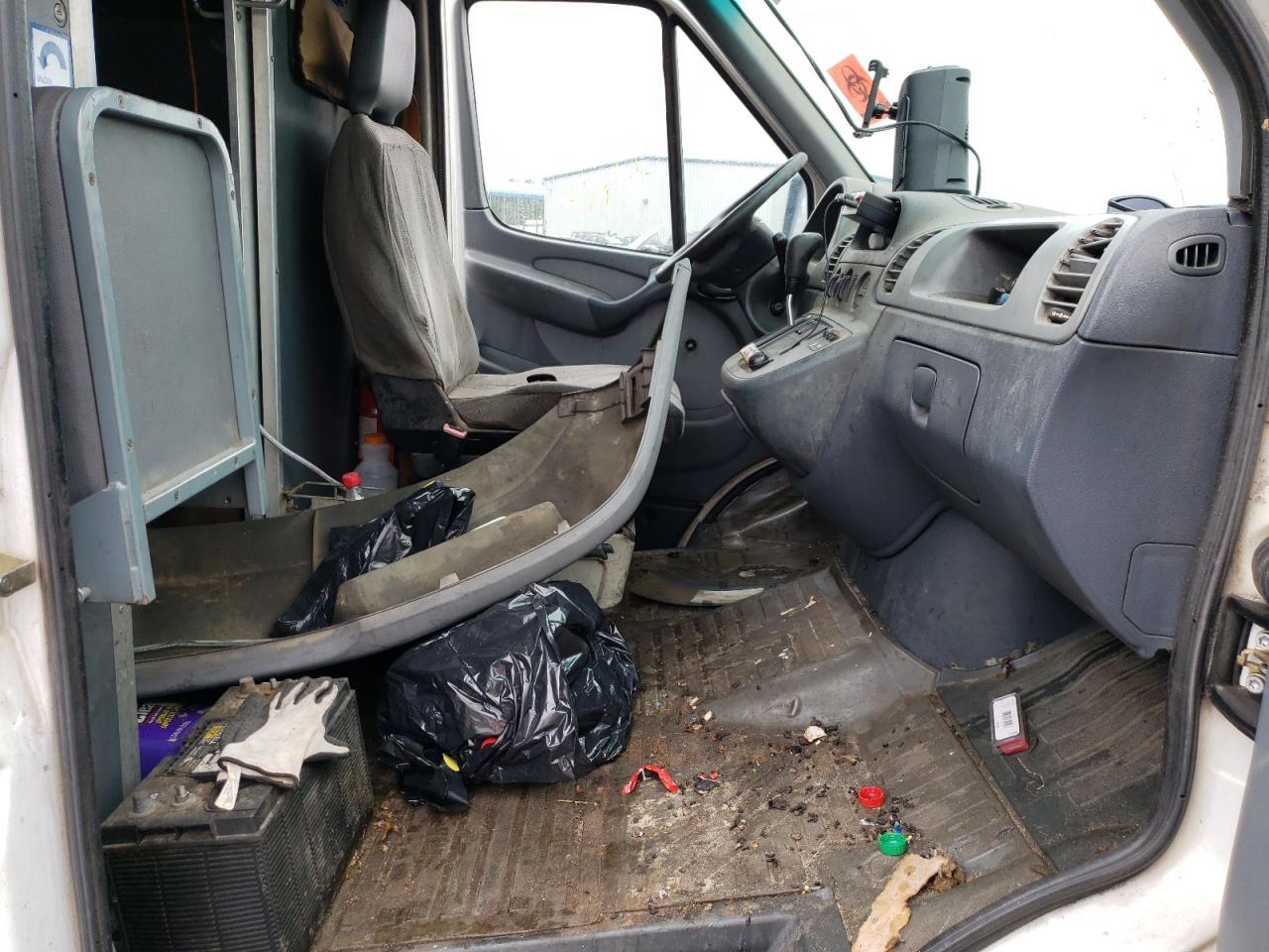 Photo 5 from auction – 2006 DODGE SPRINTER 2 with VIN WD0PD744065949995