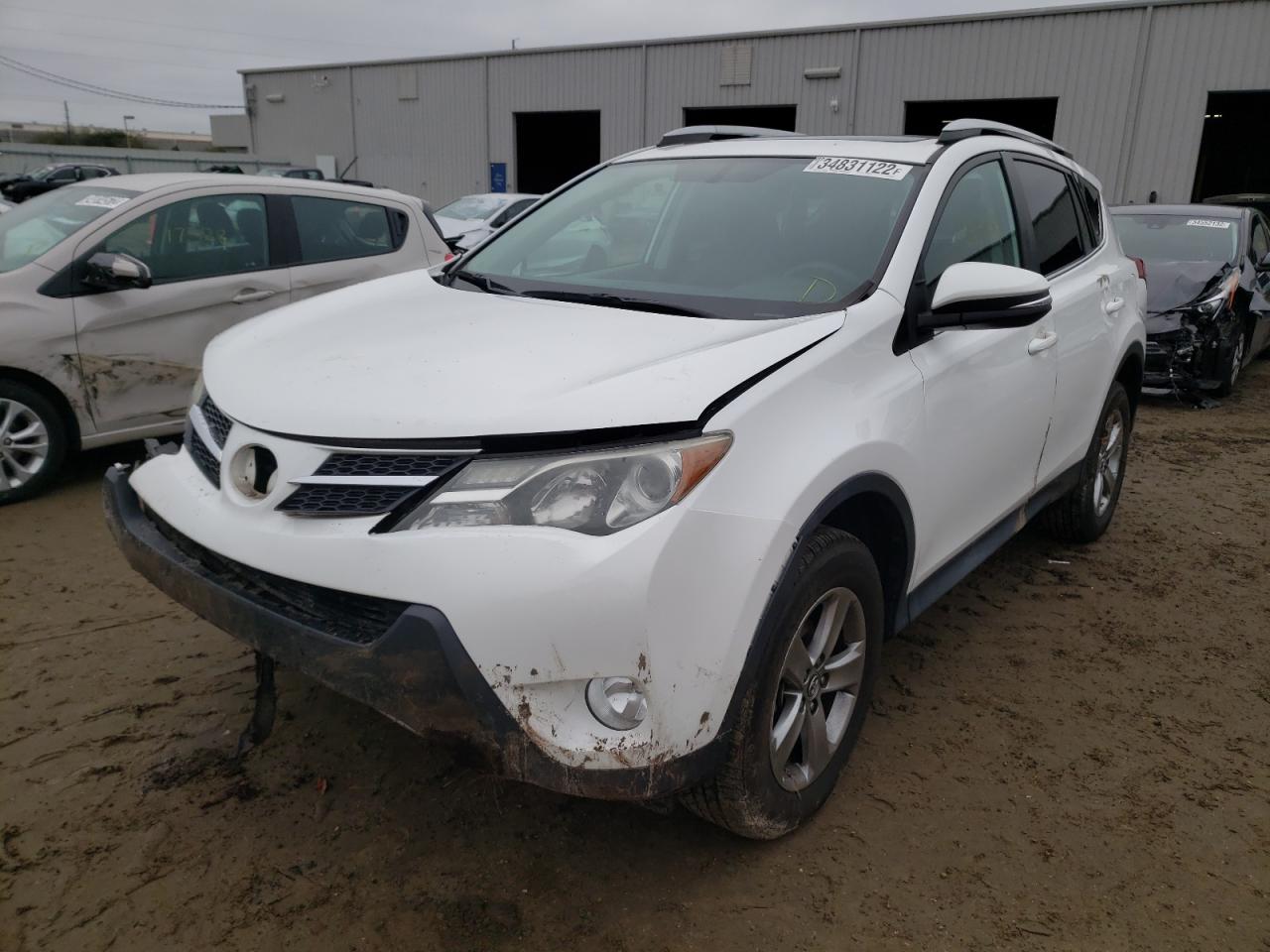 Photo 2 from auction – 2015 TOYOTA RAV4 XLE with VIN 2T3WFREV9FW162618
