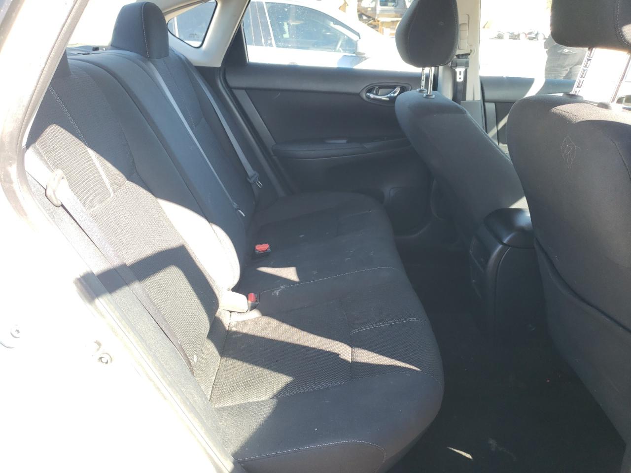 Photo 6 from auction – 2016 NISSAN SENTRA S with VIN 3N1AB7AP1GL683040