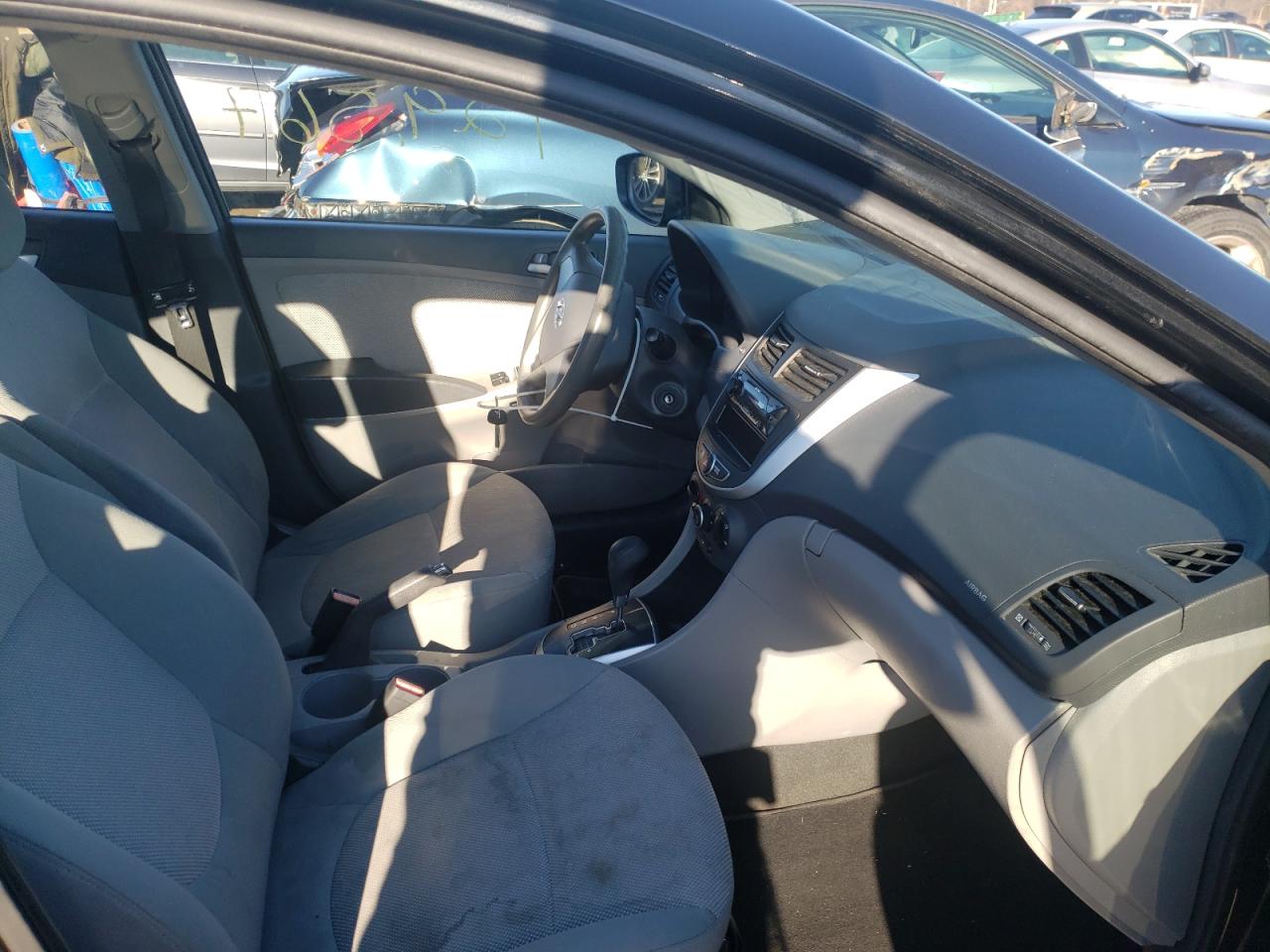 Photo 5 from auction – 2013 HYUNDAI ACCENT GLS with VIN KMHCT4AE9DU486548
