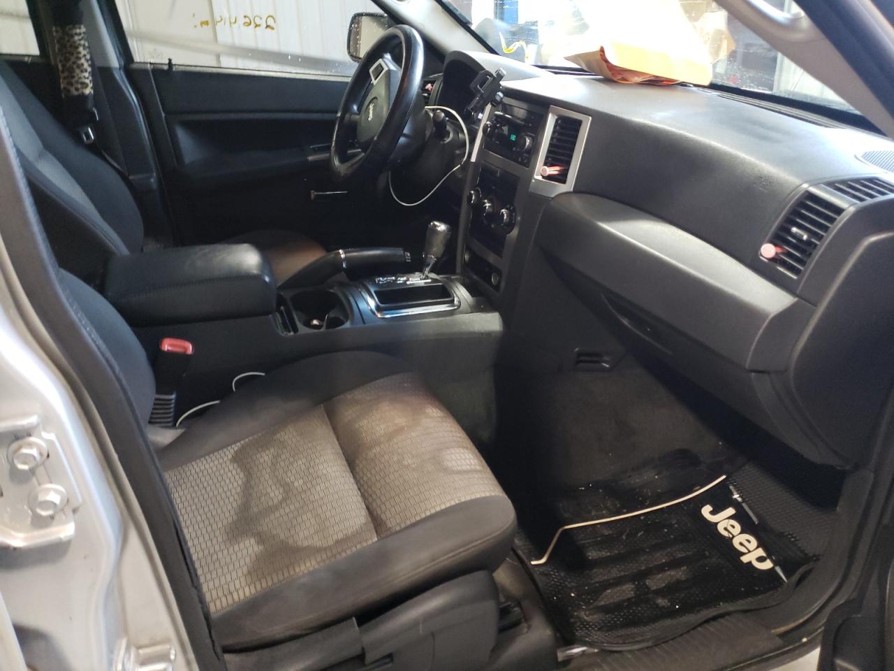 Photo 5 from auction – 2010 JEEP GRAND CHER with VIN 1J4PS4GK0AC107860