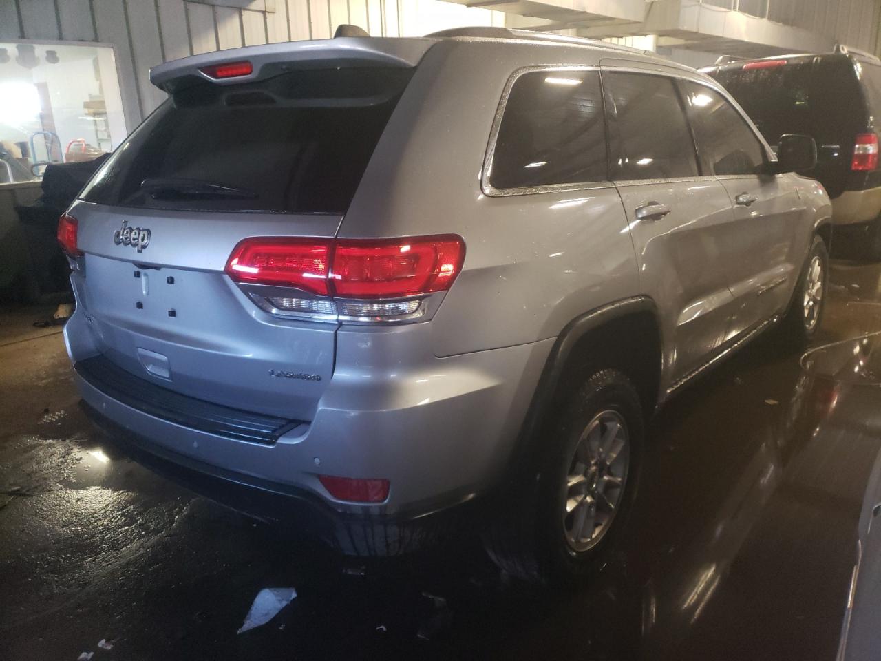 Photo 4 from auction – 2018 JEEP GRAND CHER with VIN 1C4RJFAG0JC348299