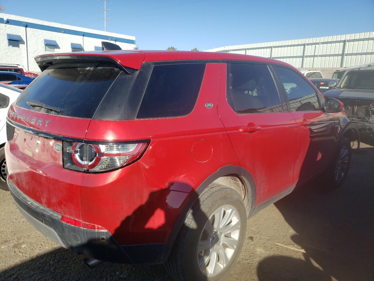 Photo 4 from auction – 2017 LAND ROVER DISCOVERY with VIN SALCP2BG1HH697280